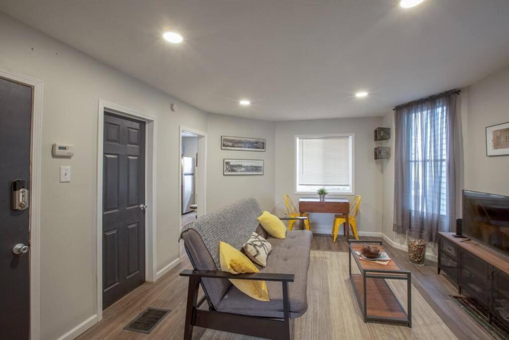 Beautiful One Bedroom Oasis Pittsburgh